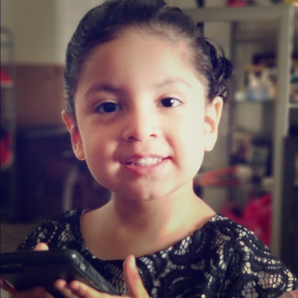 Meet your Posher, Keren - Picture 1 of 3